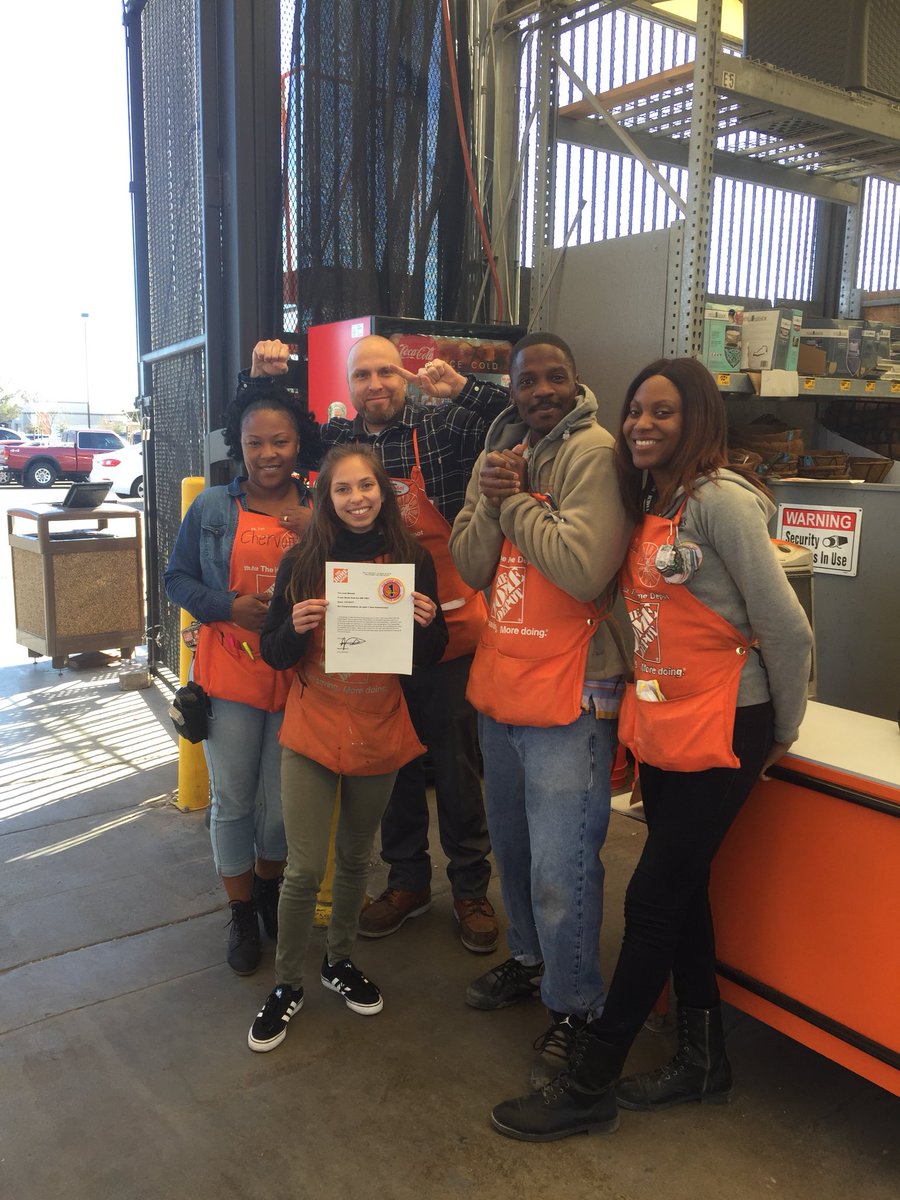 NevarezEnrique's tweet photo. Cogratulating #3303 associates Omar with 4 years anniversary, Fernando and Lisa with a silver homer badge and  Leah with 1 year anniversary... Thanks for all you do continue your hard work! #team3303 #ElSuperHomedepot https://t.co/DqI6hRBHcx