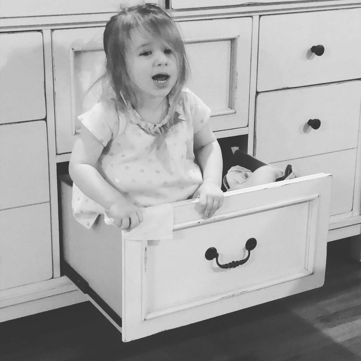 Nate_Davison's tweet image. The random things she does these days like climbing into a dresser drawer and yelling, “I stuck!” #notstuck #lifeofHollyO