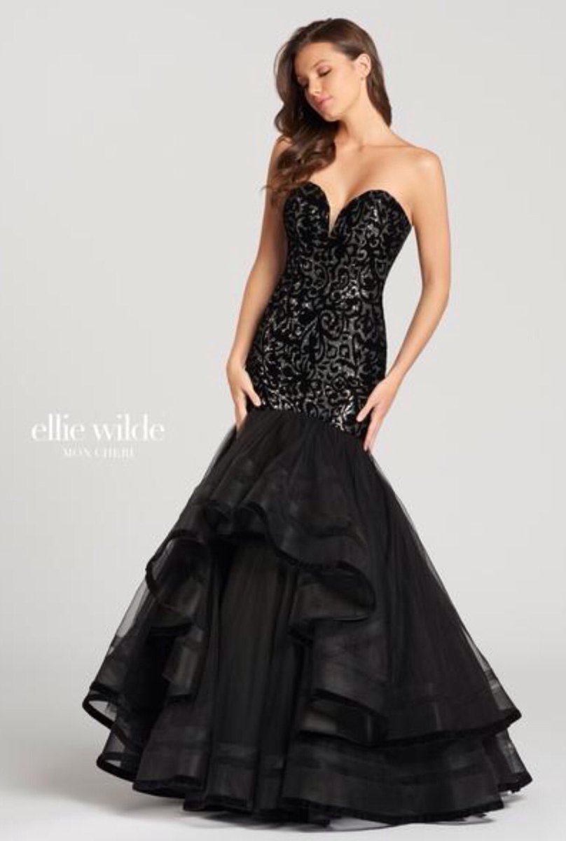 SpecMemories's tweet photo. Hurry in to try this beauty on! ❤️❤️It will go quick!! Open today from 11-3. 😍‼️#elliewilde #specialmemoriesllc #wildechilde https://t.co/TLBulyZetC