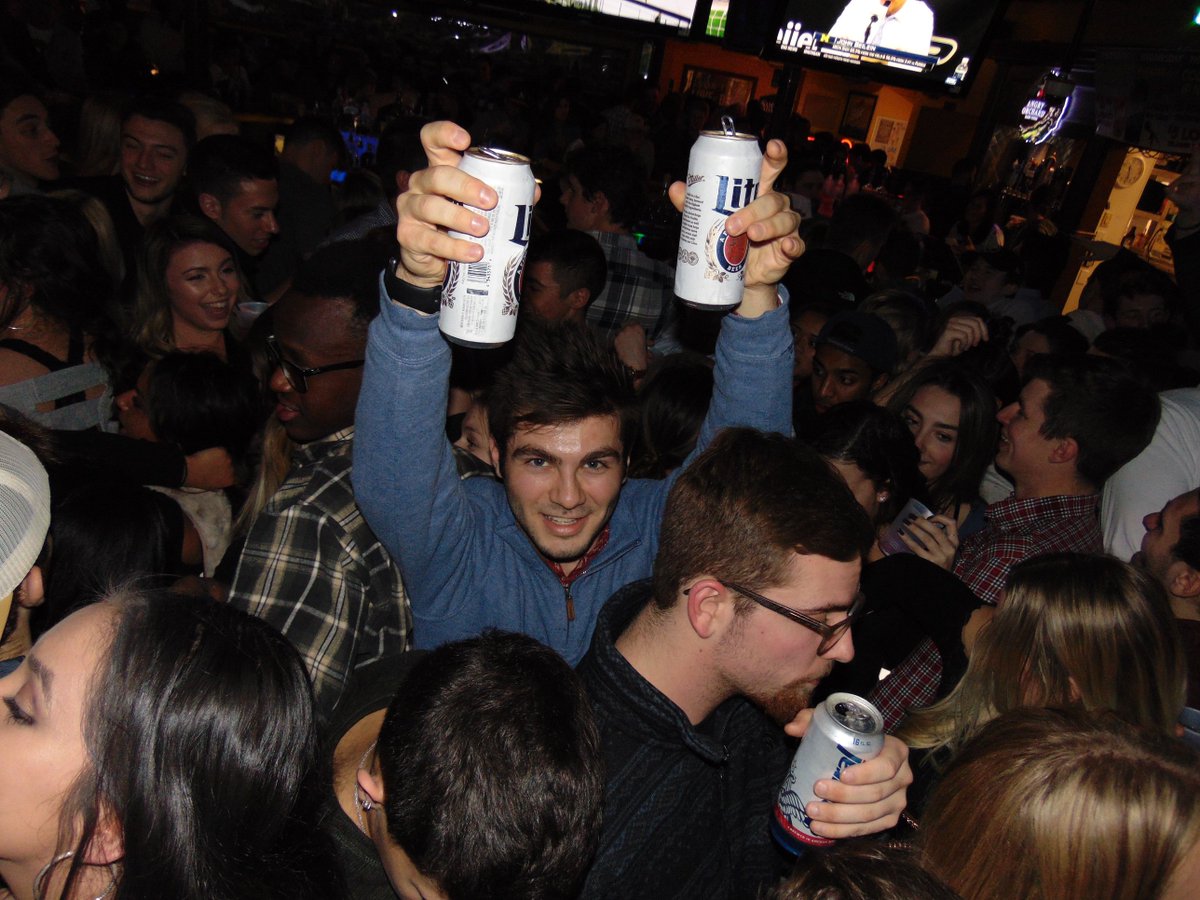 CoventryPaninis's tweet photo. Because sometimes the only thing better than a Miller Lite, is two Miller Lites.  Get you party on every Thursday Night.  Only at Panini's Coventry. #NOTREDAMECOLLEGE #CLEVELANDSTATEUNIVERSITY #STUDENTAFFAIRS #CLEVELAND #GRATEFUL #JCUGRATEFUL #JCURESLIFE #VOINOVICHCENTERRIALPARK https://t.co/1K6vTBvsl7