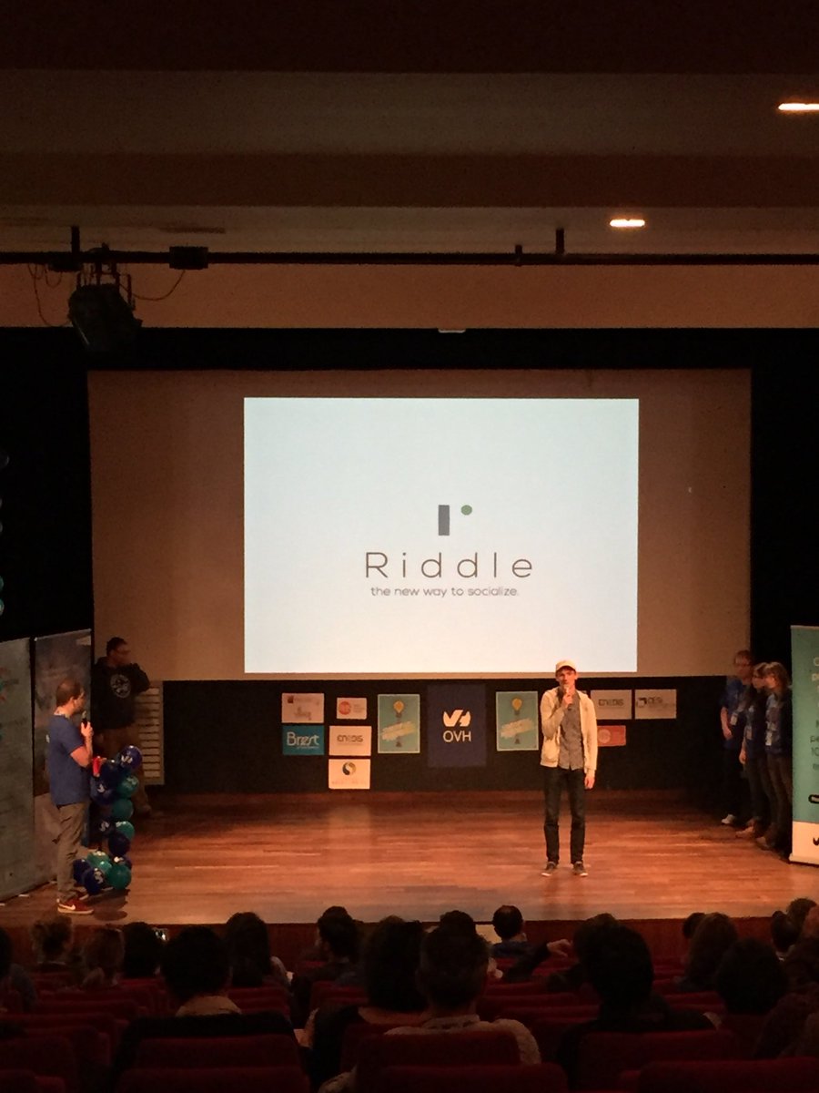 SW_Brest's tweet photo. #Riddle, le jeu irl qui va concurrencer #PokémonGo 😏 #SWBrest https://t.co/KQE369uAPr