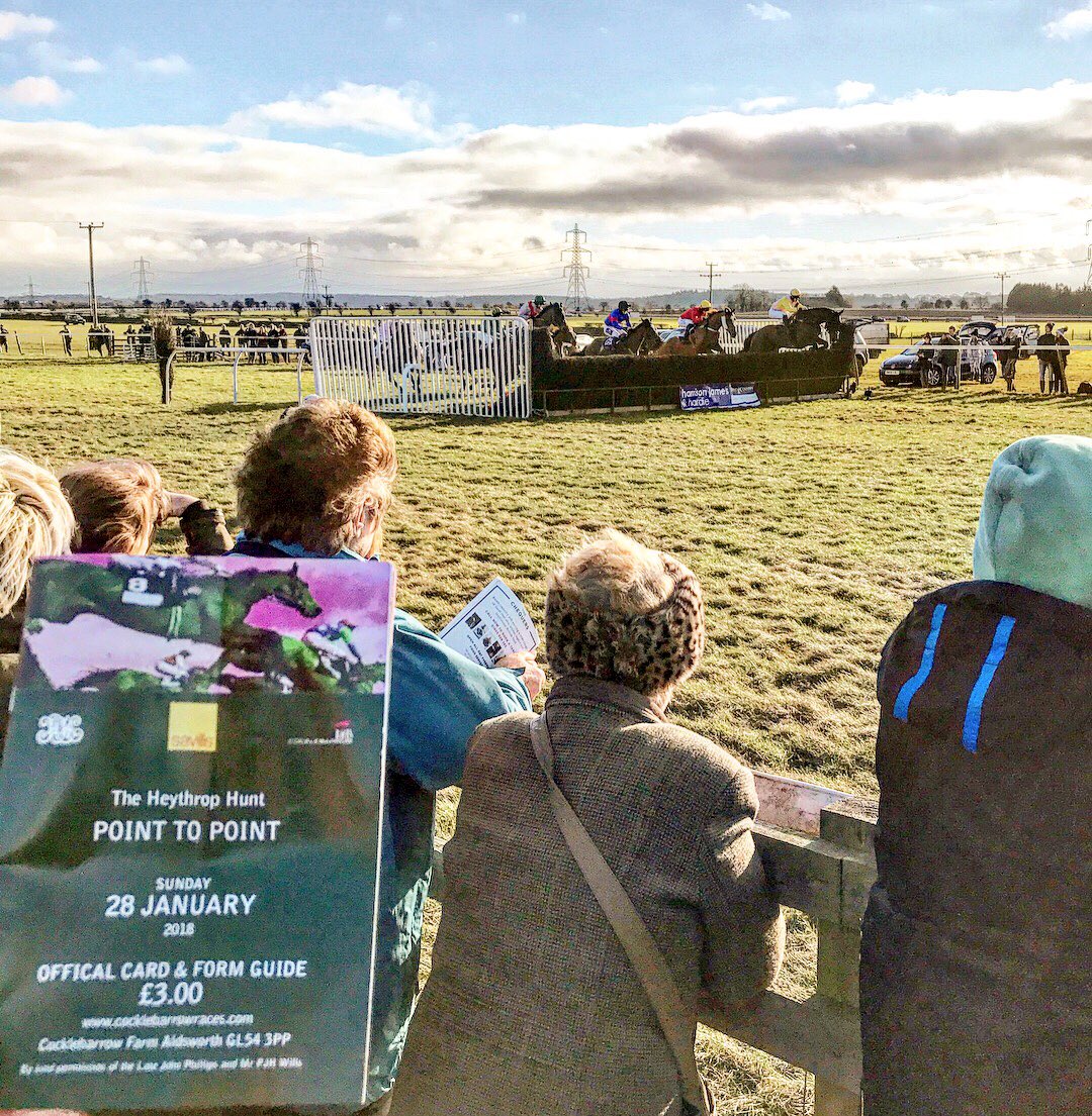 Cotswolds_Tours's tweet photo. Lovely day of racing in the Cotswold country side supporting our local hunt! #Cotswolds #SupportLocal #tweedandracing #pointtopoint #HorseRacing 🏇🏿☀️ https://t.co/l69WVRdrFo