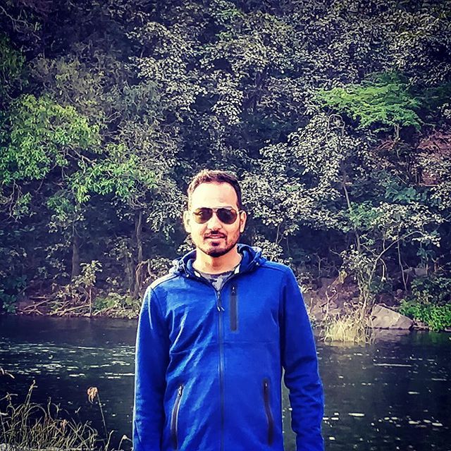 pranav_72's tweet photo. Sun-f****d
.
.
.
.
.
.
#forest #trekking #river #travelgram #sun #morning #igdaily #shades #americaneagle #rayban #sunkissed #hills #longdrive #escapegame #escape #NoNetworkZone #peace #calm #toomuchsun #incredibleindia https://t.co/LBkWtFNfeC https://t.co/x1IUMJYHKy