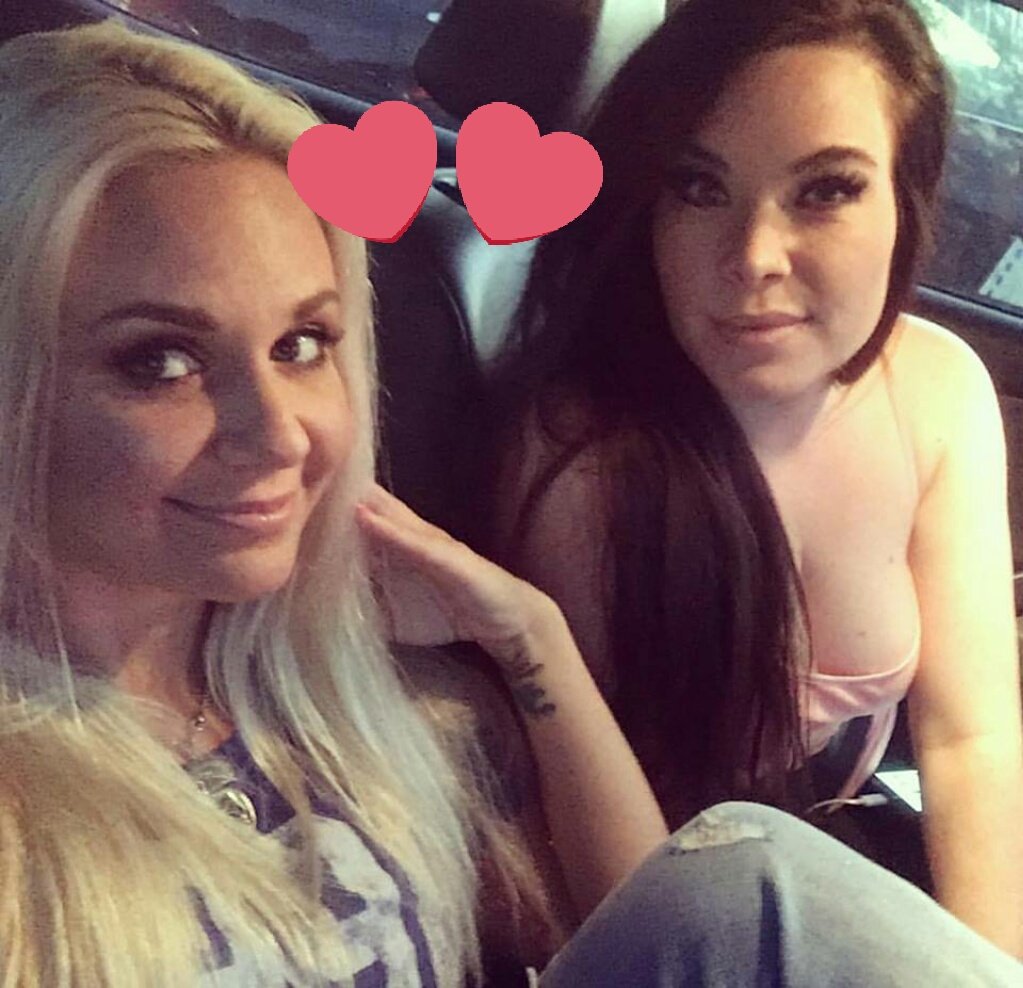 AddisonSues's tweet image. Chilling out with my best friend