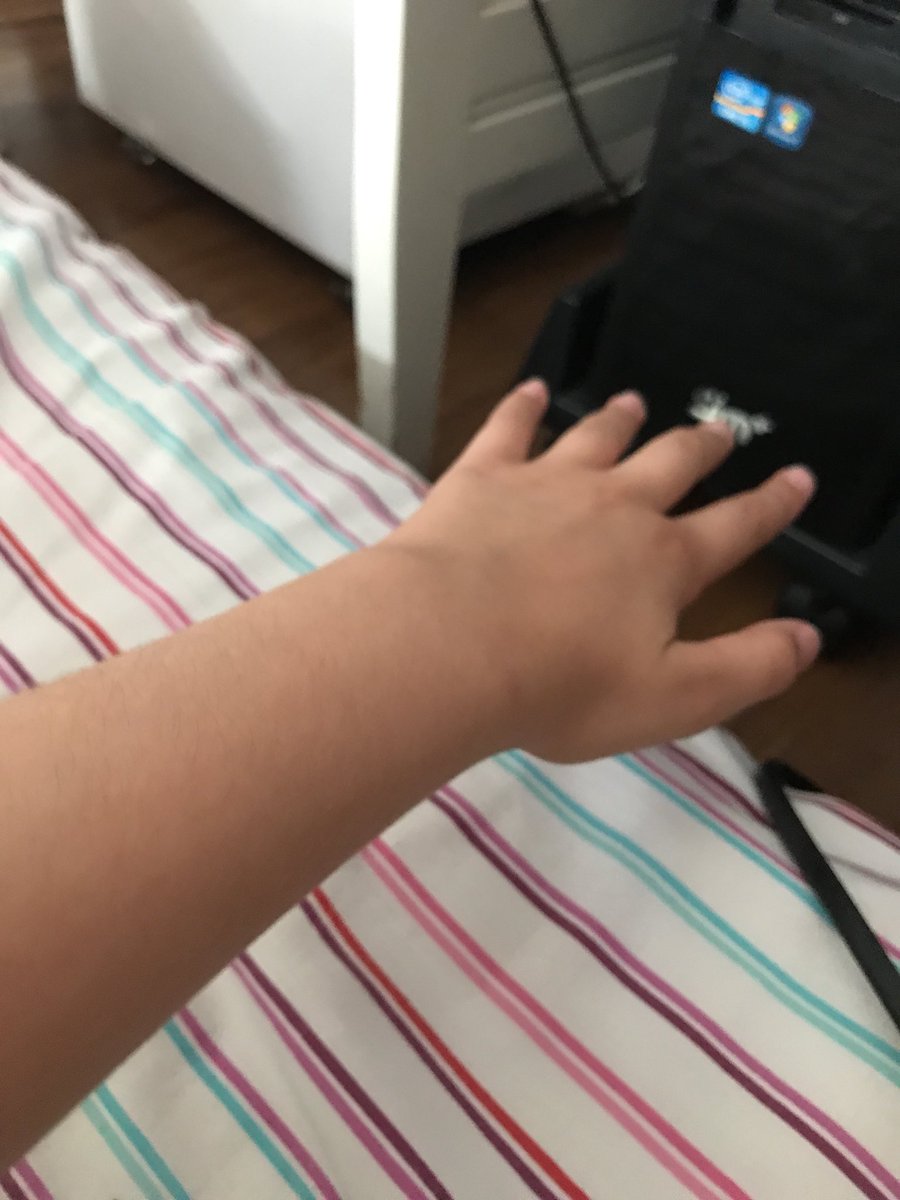 ytSpawn_'s tweet photo. @izzynobre Esse aí. É bem top https://t.co/zSbpOAvZ4X