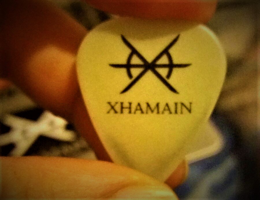MariahFosado's tweet photo. ❤️Coa miña púa favorita!! ❤️ Queda menos para presentarvos... o noso primeiro disco!!!!!!! 😍#Xhamain #NaAlma https://t.co/NQGsNCaxmK