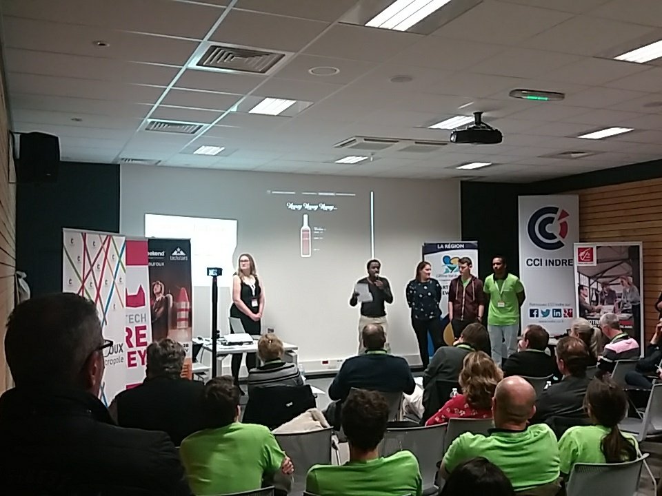 SWCHTX2019's tweet photo. Pour clôturer la phase de pitch, @wine_fall , en partenariat avec @OliveEtThome , participants de la 1ere édition du #SWCHTX2018 ! https://t.co/jZQnzmcW5E
