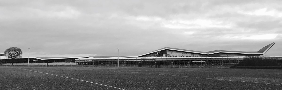 MerchWorld_UK's tweet photo. Arrived and all ready to begin setup      tomorrow. See you in a couple of days! #MerchWorld @SilverstoneUK https://t.co/r3YP1xWG6P