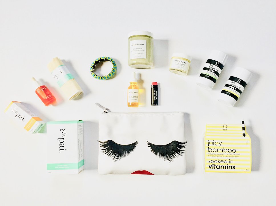 davelackie's tweet photo. I'm excited to be giving away this incredible Natural Beauty set on Twitter! To enter, follow @davelackie &amp; RT Blog giveaway https://t.co/wsr2VsKrcD