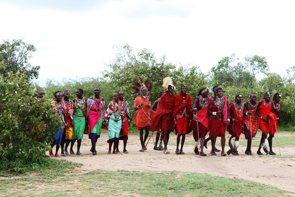 Maasai Warriors – Maasai Mara, Kenya katieparkdesigns.com/2018/01/28/maa…