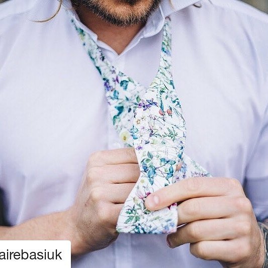 CatkinJane's tweet photo. #Repost great photo by @clairebasiuk ・・・
It’s not just the bride to dazzle with detail.
@catkinjane creates gorgeous, handmade ties,bow ties and pocket squares to truly make the grooms style as unique as him!
...
#libertyfabric #bowtie #dappergroom … https://t.co/B4Wor7Wdg1 https://t.co/GdLGbabu7R