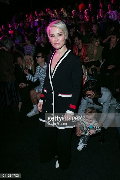 Support_Soraya's tweet photo. Hoy @SorayaArnelas junto a la pequeña #Manuela en @MercedesFashion #MFWeek en @feriademadrid vía @GettyImages https://t.co/wMh3VXevHN