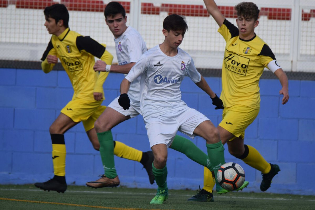 RealJaenFF's tweet photo. #RJCadA | El Cadete Autonómico se hace fuerte en Ronda.
Victoria por 2-6 para afianzarse en la segunda posición.
#RJFutbolFormativo https://t.co/ZEU92S7Kzo