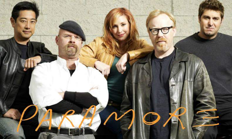 Hi I'm Hosting <a href="/EmoVsPopPunk/">Emo VS Pop Punk</a> tonight <a href="/BeautyBarChi/">Beauty Bar Chicago</a> 9-2am. Gonna play some deep cuts. Come sing along &amp; drink. 21+ facebook.com/events/1344784…