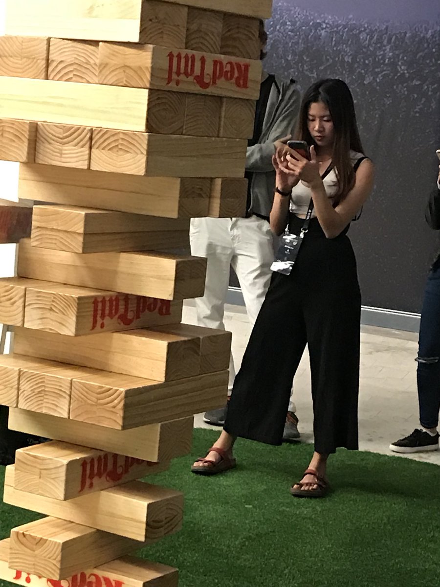 🤦🏻‍♀️🤦🏻‍♀️🤦🏻‍♀️🤦🏻‍♀️ 喝醉的小女孩