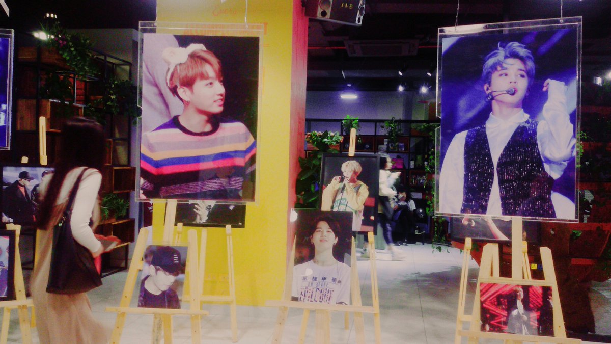 jooyoungwon's tweet photo. @RECONTRER_ @Whisper9394
This exhibition was unforgettable. Thank you for holding it in Vietnam❤ https://t.co/fqA9nQMAoR
