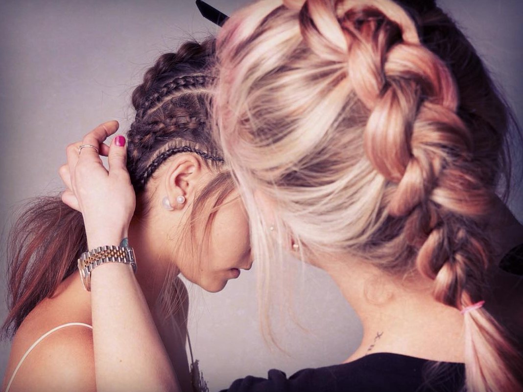 toniandguyworld's tweet photo. Bad *** braiding alert... @esteticauk featured our very own Technician, Stylist, Educator and #breakthroughteam 2017 member Maddie Saunders from TONI&GUY Spain. Read all about her here: https://t.co/A08FZ80rWs #salonstar #toniandguy #braiding https://t.co/jrWSvjU4qZ