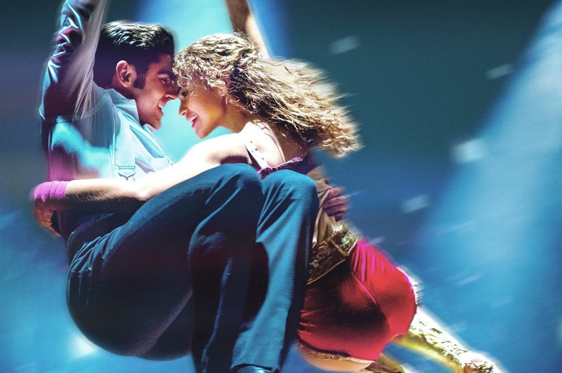 JackieKCooper's tweet photo. "The Greatest Showman" is predicted to come in #4 at the weekend box office. This w/no critical support & little by its studio. Tell friends to go see it again. Let's see how long this run can last! #keepgoingback @20thcenturyfox @Zendaya @KealaSettle @RealHughJackman @ZacEfron https://t.co/T1mT5Doqj5