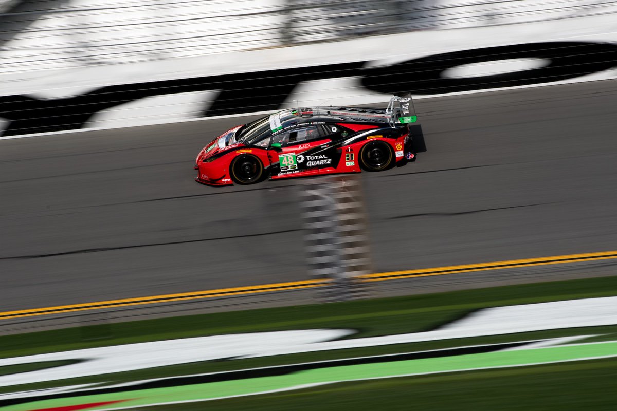 GTendurance_'s tweet photo. Less than 2 hours at the #Rolex24 - #GTD Update:
P1 #Lambo11 @M_Bortolotti #GRT
P2 #AMG33 @jbleekemolen
P3 #Acura86 @AJAllmendinger
P4 #Lambo48 @BryanSellers
#Daytona24 #GTEndurance #daytona #IMSA #continentaltire #TheRaceIsOn #Endurancerace #GT3
📷 Credits to their owners https://t.co/GE00szZIDG