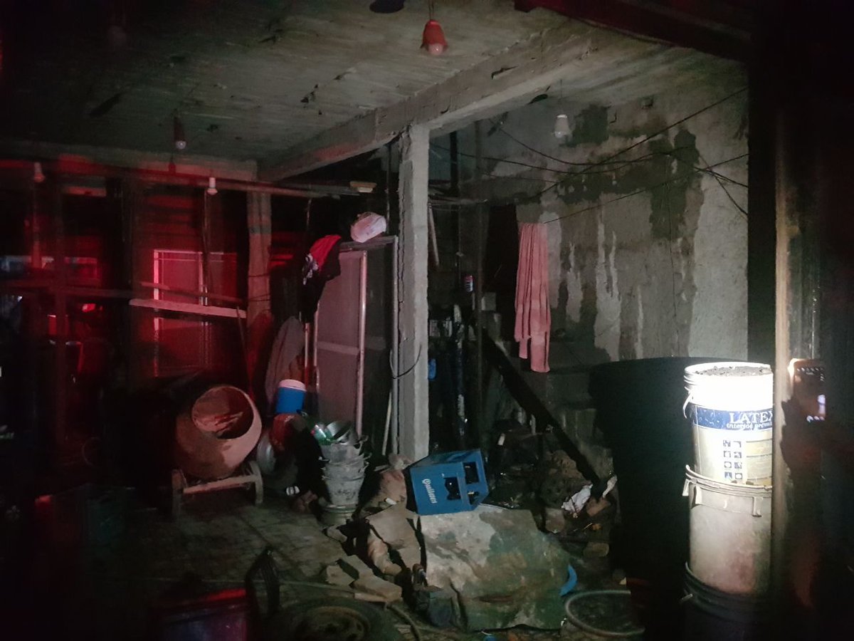 ElfutbolQAC's tweet photo. #Quilmes #Anoche en Camino Gral Belgrano y Rodolfo Lopez, Explosión e Incendio en una casa concurrió @BomberosQuilmes con una persona fallecida y 2 heridos trasladados por @SameQuilmes al Hosp Iriarte, vía @HechoenQuilmes https://t.co/IapjSEGZfc