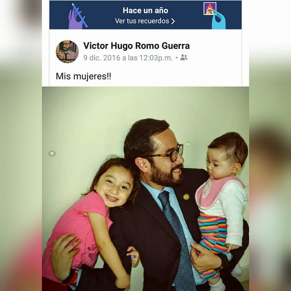 vromog's tweet photo. #Recuerdo2016 Mis pequeñas mujeres, todo lo que he logrado es gracias a ellas, son mi fortaleza #MH #RomoCONTIGO https://t.co/yg8qWuJliW