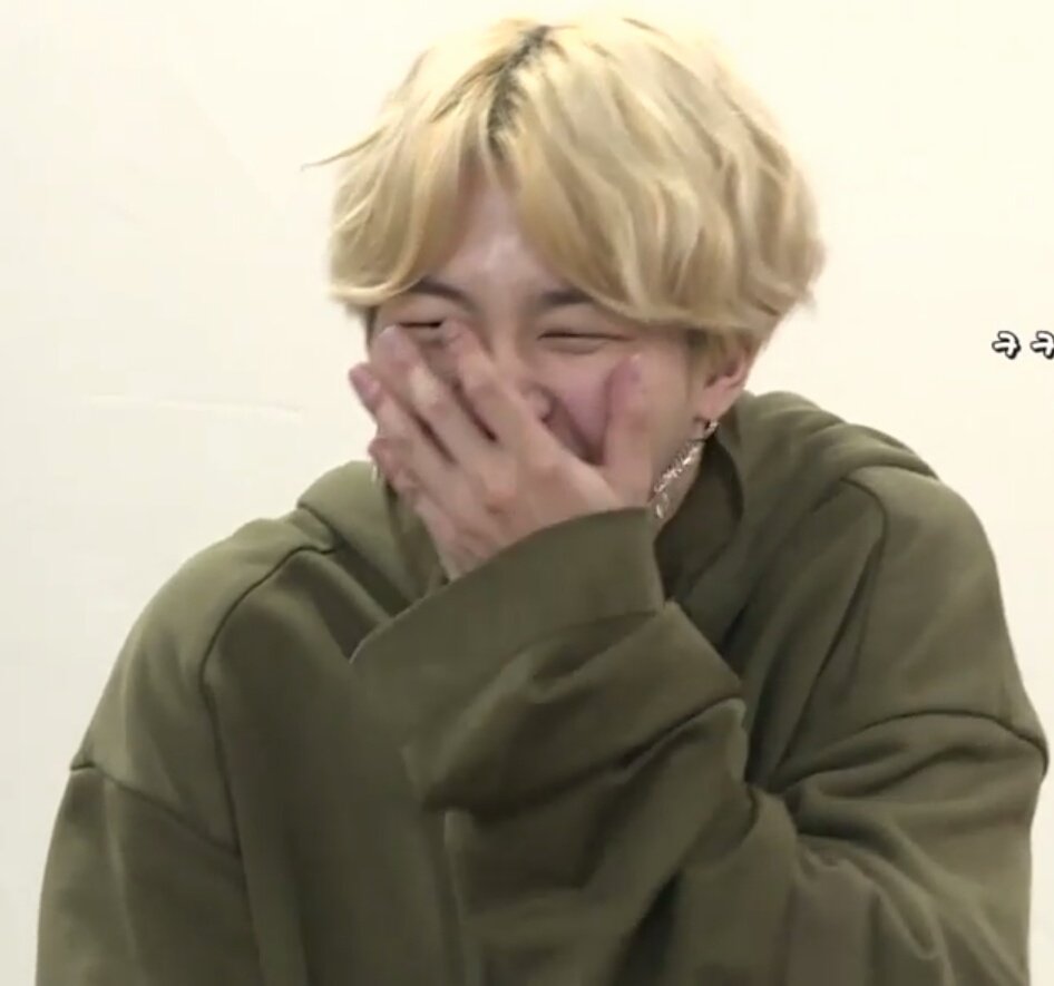 Young_foreverV's tweet image. En mi humilde opinión les pido que por favor den muchos RT a este tweet... Se los pido humildemente :)

@BTS_twt

#iHeartAwards #BestFanArmy #BTSARMY