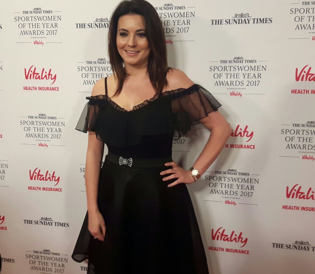 LadiesOfSSN's tweet photo. @nataliesawyer looking extremely elegant and classy in black at  #SWOTY2017 🖤 https://t.co/h0SXEhAtFG