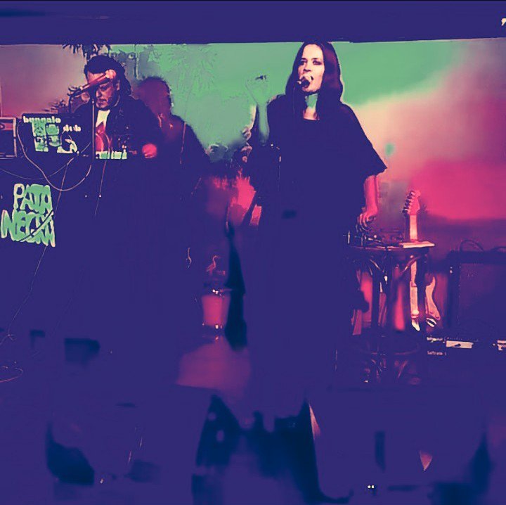 LaTertuliaMx_'s tweet photo. #LaTertuliaTRANSMITE Así el show de #KatjaŠulc ft @Bungalodub en @PataNegraCentro 💃
#HomenajeALaPoesíaGitana #GypsyNight
cc @patanegramx @verbigraciaagencia @ilichgordillo #LaTertuliaMx_ https://t.co/zER7WbbKzj