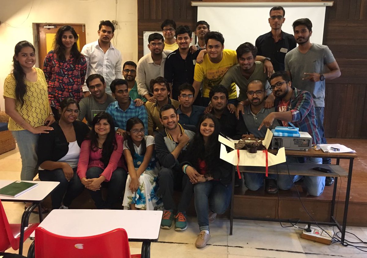 VirushkaMaharaj's tweet photo. @actorprepares @mayurpuri This video makes me so nostalgic of my first day of Screenwriting class, the butterflies in my tummy, excitement, chatting over coffee and ginger tea during the 4pm break with the new friends I had made.
#UnforgetableDay #RebirthOfTheRealMe
#GenuineLifeLongFrienshipsMade
✒🎬😎 https://t.co/6s4yR2W9WH