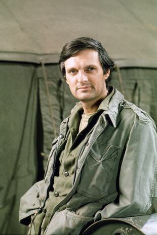 Happy Birthday to the lovely Alan Alda, who turns 82 today. 