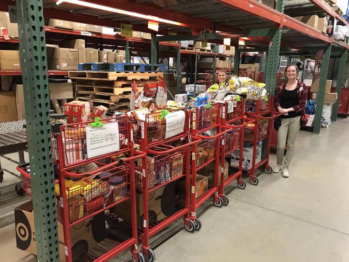 Kylie and Nikki getting it out of the back and in the bag! Super Bowl Snacks!! #It’sInTheAd #FillForDepth @I_Tob26 <a href="/homies1984/">Shannon</a> <a href="/homies1984/">Shannon</a>