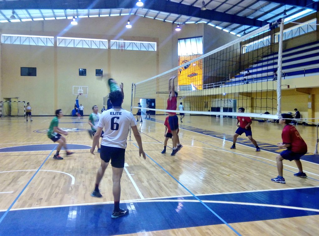 DeportesUADY's tweet photo. Los Venados del CCBA triunfan ante los Diablos de la Prepa Dos, 25-08 y 25-16.

#InterUady #VóleibolUADY https://t.co/tmjKwKkNTW
