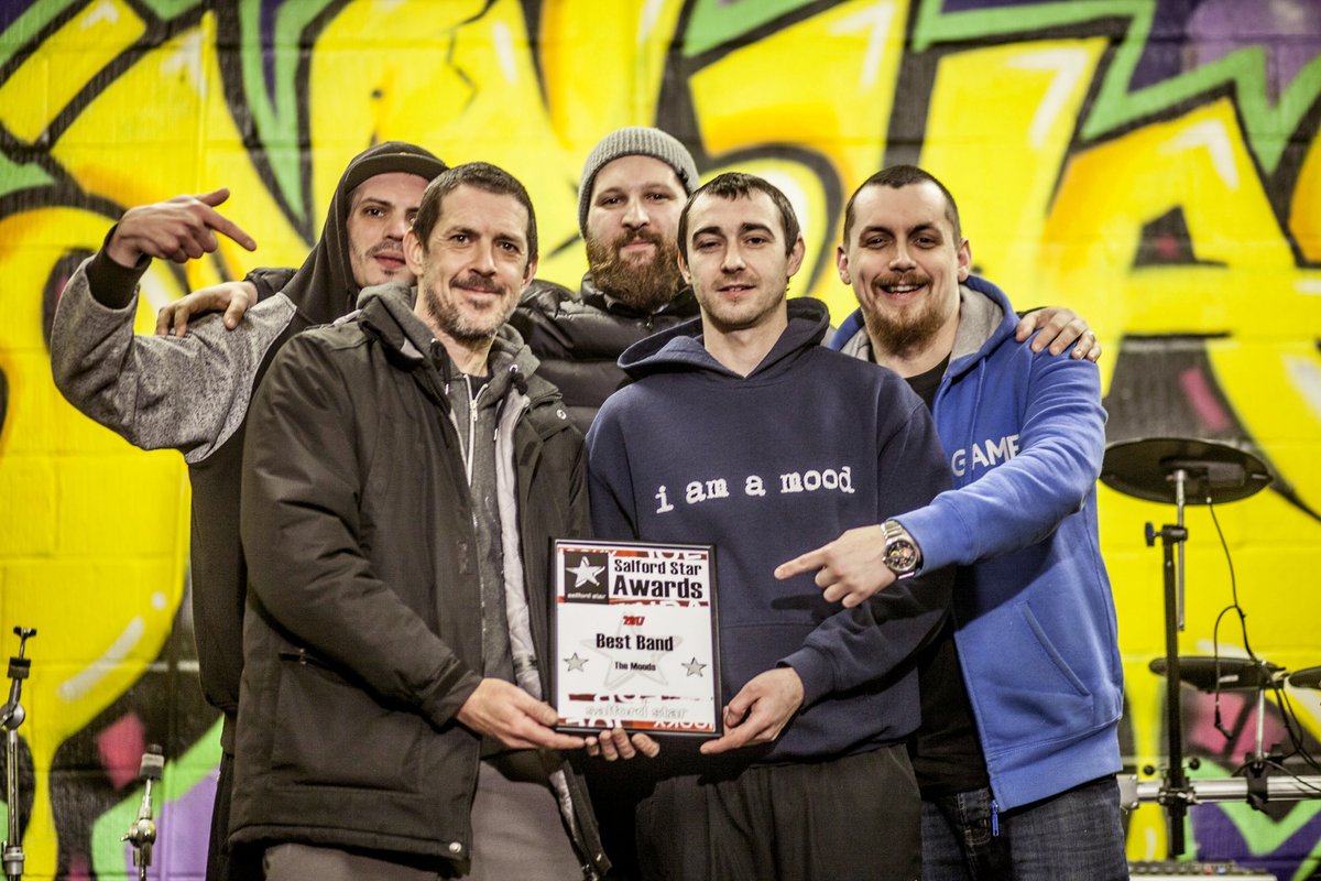 The Moods win Salford Star Best Band Award salfordstar.com/article.asp?id… <a href="/themoodsmanc/">The Moods</a> <a href="/A1MRecords/">A1M Records</a> #Salford #SalfordStarAwards