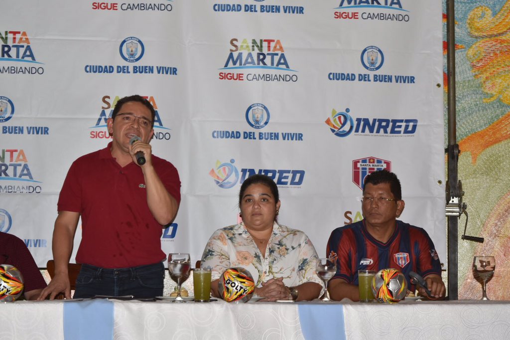 DirDeporteSM's tweet photo. ¡EL UNION MAGDALENA VIVE EL CAMBIO!

Gracias a la firma de este convenio entre @SantaMartaDTCH y Union Magdalena S.A. el "Ciclón Bananero" que otrora le regalo tantas alegrías al pueblo samario, regresa después de 14 años a la ciudad que lo vio nacer https://t.co/xDVH0uwqPU