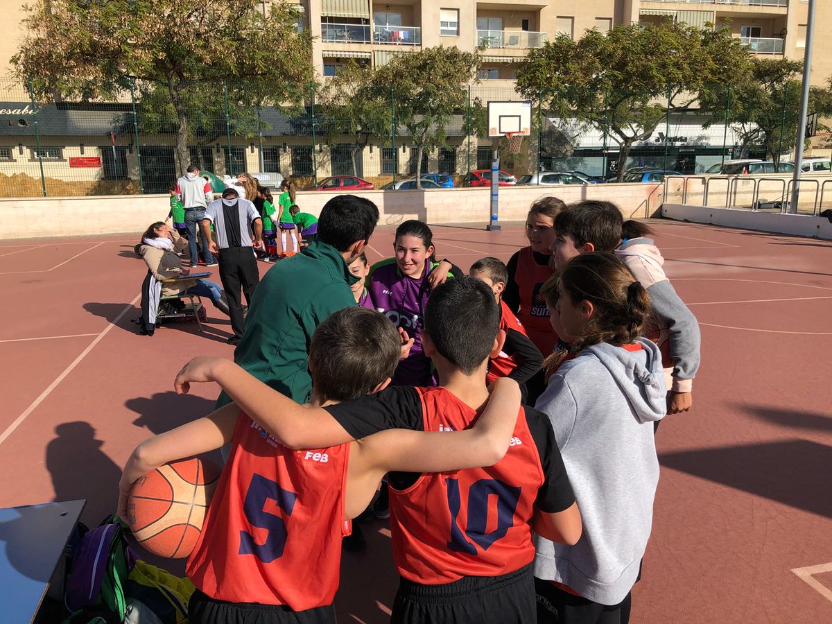 EdmBaloncesto's tweet photo. Hoy hemos vivido una bonita mañana con la #nbajunior os mostramos algunas fotos de #PhoenixSuns y #MemphisGrizzlies lo más importante es que todos los chicos y chicas se han divertido mucho. 👏🏀 https://t.co/piCO0mNAVu