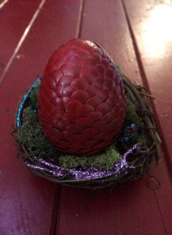 cali_designs's tweet photo. Excited to share the latest addition to my #etsy shop: Small red dragon egg #art #calidesignsus https://t.co/6AyecKEOkx https://t.co/1jNP3RskOP