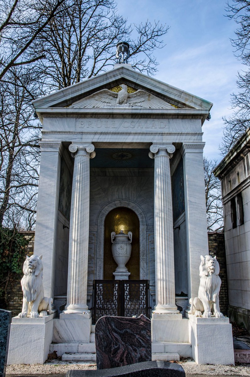 Diemo_HARTMAN's tweet photo. #budapestagram #Budapest #Budapestguy #Budapesthigh #Budapestlive #heritagecity #travel #safeandfine #Hungary #travelblogger #Travel #travelphotography #traveling Zsidó temetö Kozma utca, X. Budapest @welovebudapest @DNewsHungary @HungaryToday @HungaryHeritage @IsraelinHungary https://t.co/lV5OAhqS3H