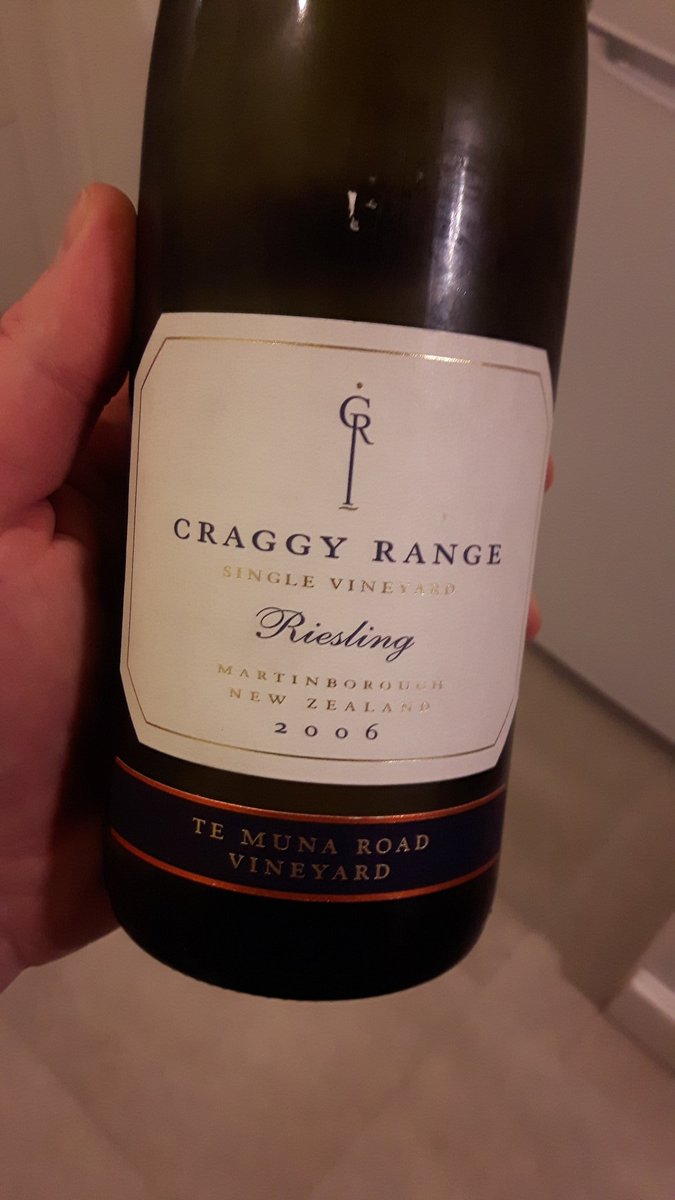 Roast (lemon &amp; garlic) chicken today so opened this NZ #riesling to go with it. A dozen years old and absolutely SINGING in the glass. Lemons, limes, whiff of kerosene. Lip-smackingly delicious! Fantastic #wine