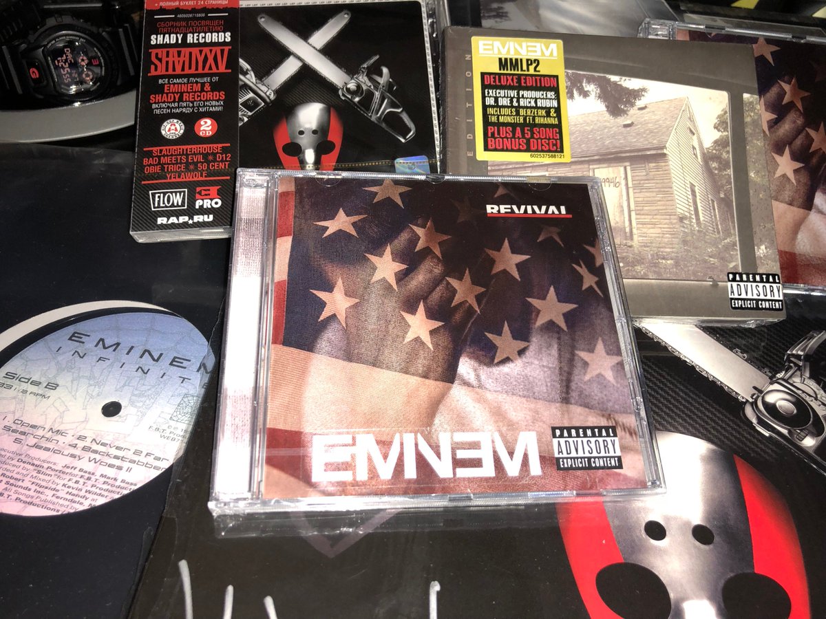 Eminem_Pro's tweet photo. #Unboxing: #Eminem's #Revival# UK version CD. Watch: https://t.co/SOYeaLjMCo #EminemPro https://t.co/XXYB2708if