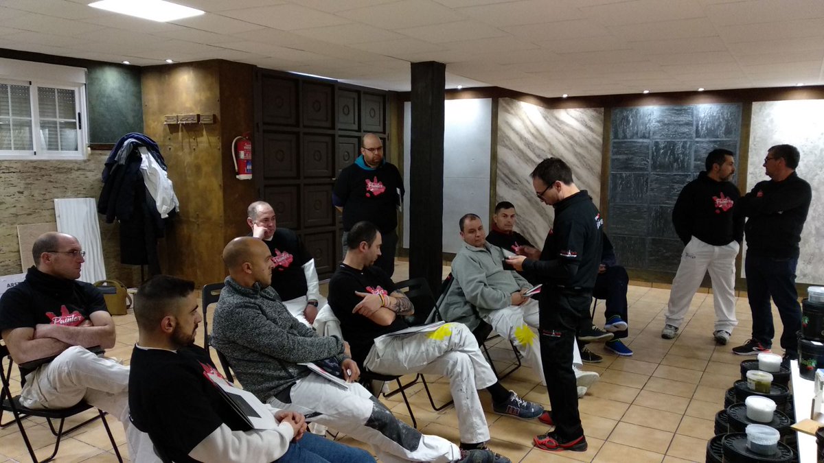 PinturasParis's tweet photo. Finalizado con gran éxito el curso THE PAINTER CLUB. https://t.co/I1roH53P1E