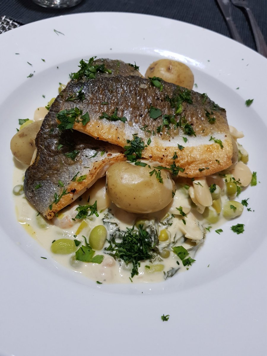 Papa_Hoff's tweet photo. @simonrim @SundayBrunchC4  what do you think to my masterpiece? Top recipe. #delicious #bigboyportion https://t.co/rsLmBOT7Q6