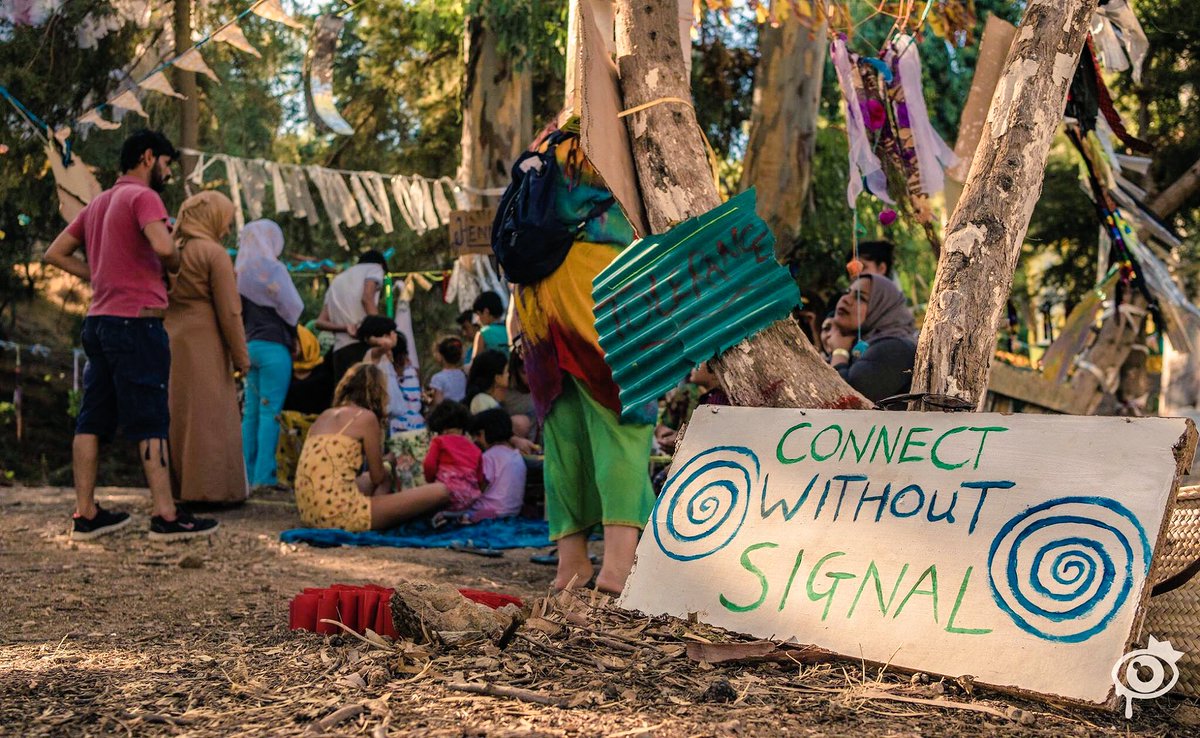 yellowdaysfest's tweet photo. Together we showed that there is more that unites us than separates us👏🏽👏🏽 

#RefugeesWelcome #Greece #Yellow #yellowdaysfestival #Unity #Art #Culture #Leros #Greekislands https://t.co/R5Ucd0XshU