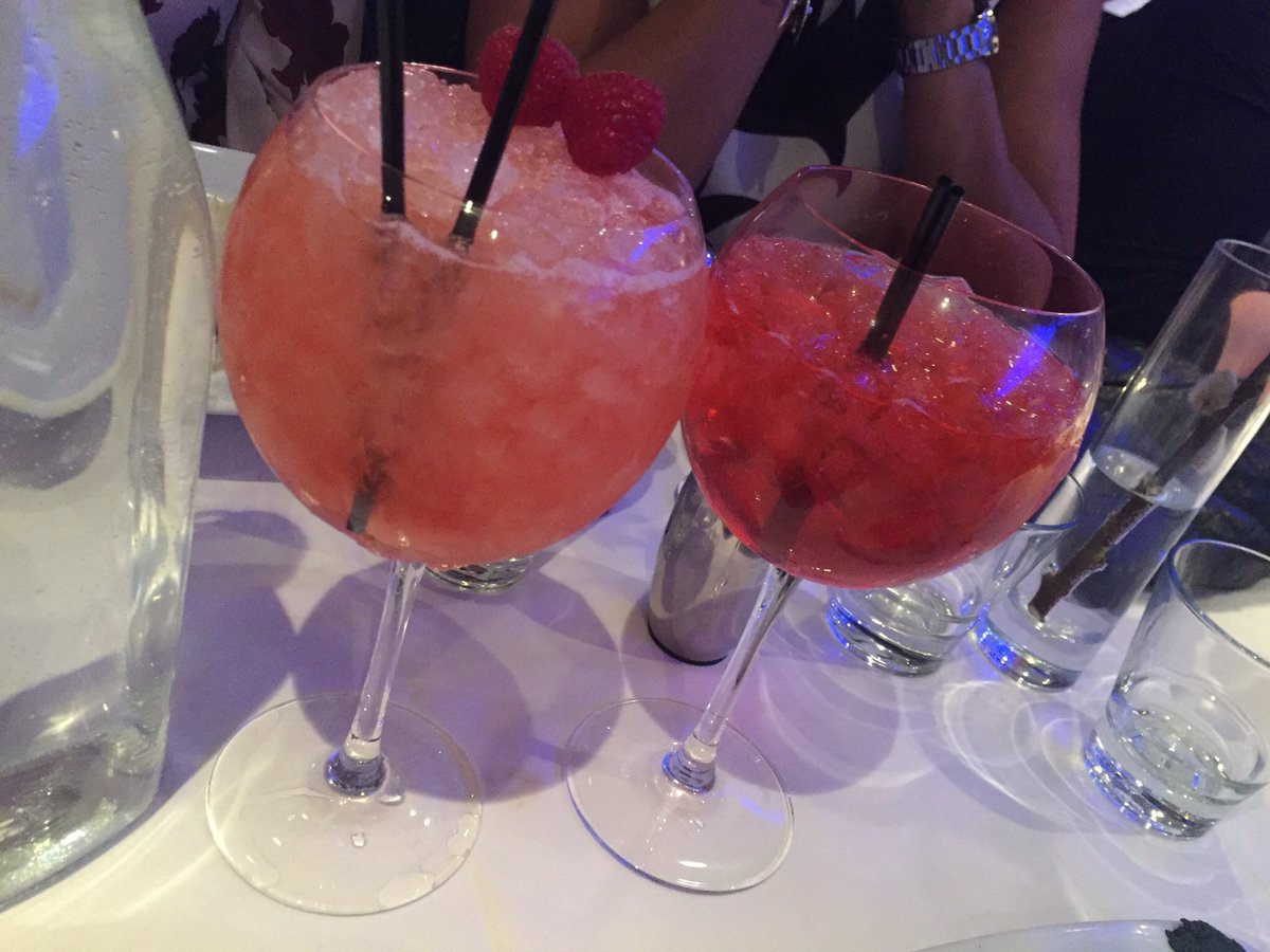 shellsmith81's tweet photo. Mmmm @Alberts_Dids spot the difference...supposed to be the same Cocktail yet every time one was ordered they were extremely different #bonboncup #notagappygroup #poorexcuses 🤔 https://t.co/c41q7AQEhb
