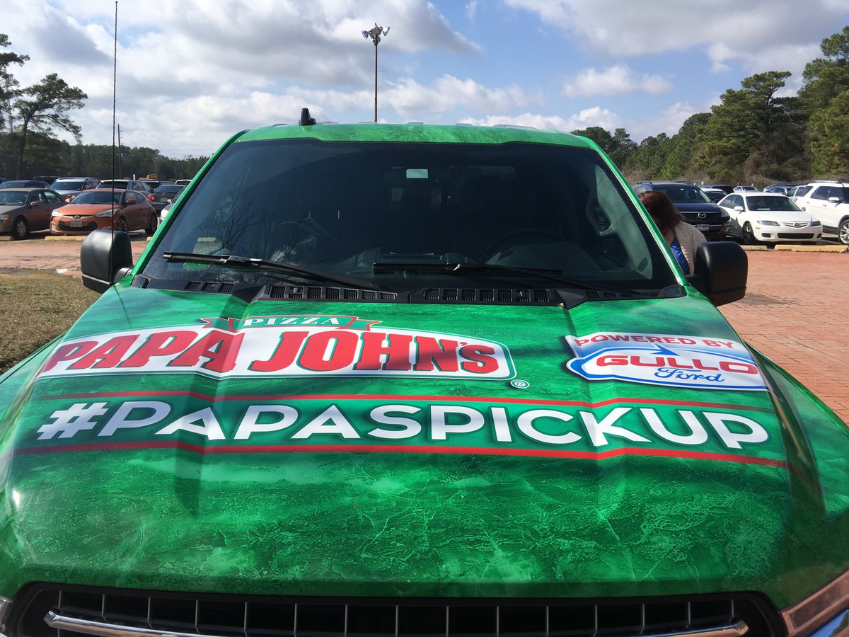 americaav1's tweet photo. Win this truck! Pick me @PapaJohns !
#papaspickup https://t.co/p8EQxx46SI