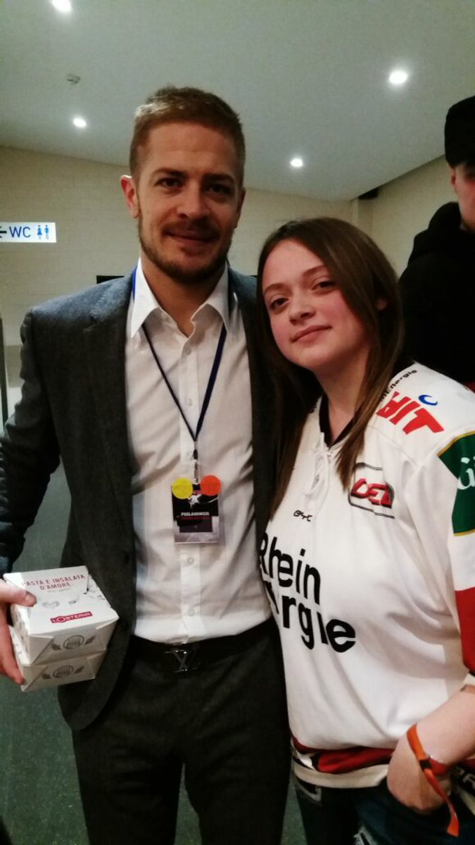 antoniajm8's tweet photo. Favorite ❤ #moritzmüller #MM91 @Koelner_Haie_72 https://t.co/CfstckGfTM