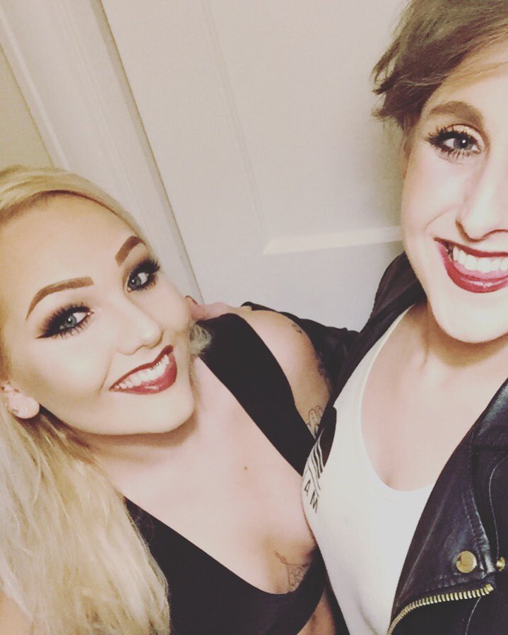 GlitteryTinx's tweet photo. Legoooo @barbzzolanski https://t.co/zPCpSDHGkl