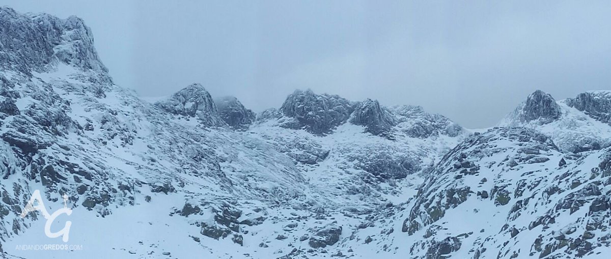 Hoy domingo, caminito de Cinco Lagunas, así hemos encontrado #gredos. #rutas #senderismo #montañismo #castillayleón