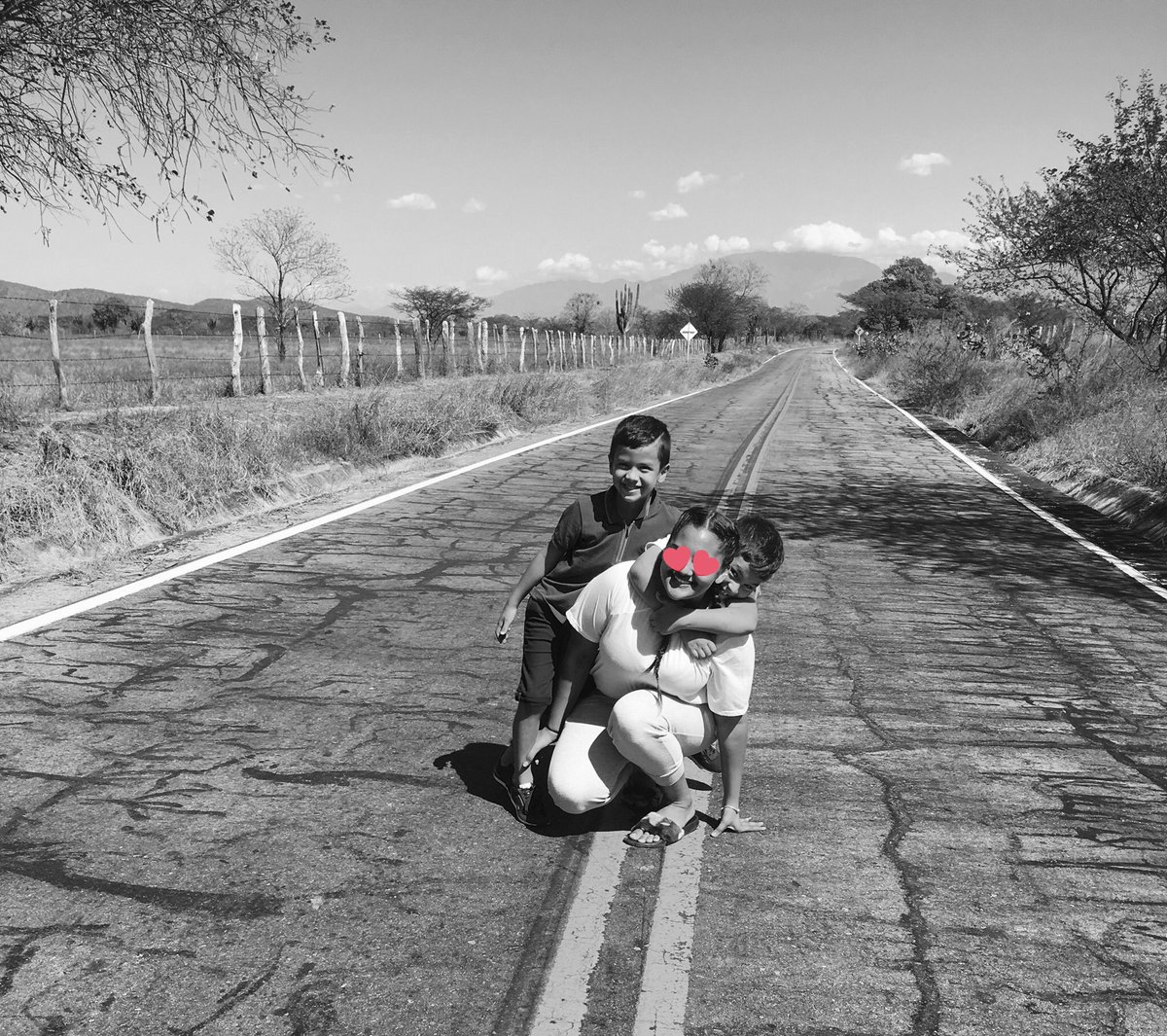 AragonBenita's tweet photo. mi vida está llena de gente bonita 😍🌵 #misprincipitos https://t.co/JrvZOv4uFB