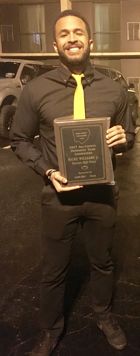 0nlyGh0st's tweet photo. Thanks to @CobbCoTDClub for my All County Award @hhshoyafootball @RecruitGeorgia https://t.co/2ncQoKGou0