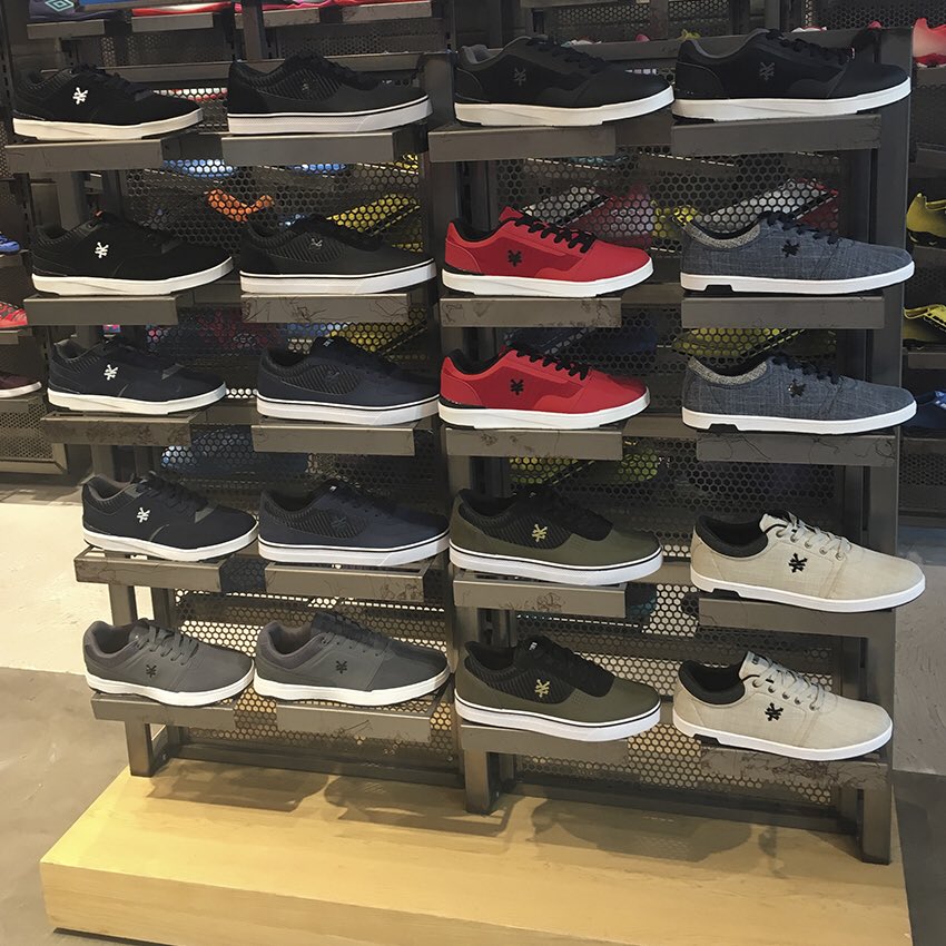 tiendaShoeBox's tweet photo. Por aquí con ganas de comenzar la semana con un par de calzados cómodos 👟👟

 #tiendashoebox 🔝👟
. https://t.co/hMzxiGp38a